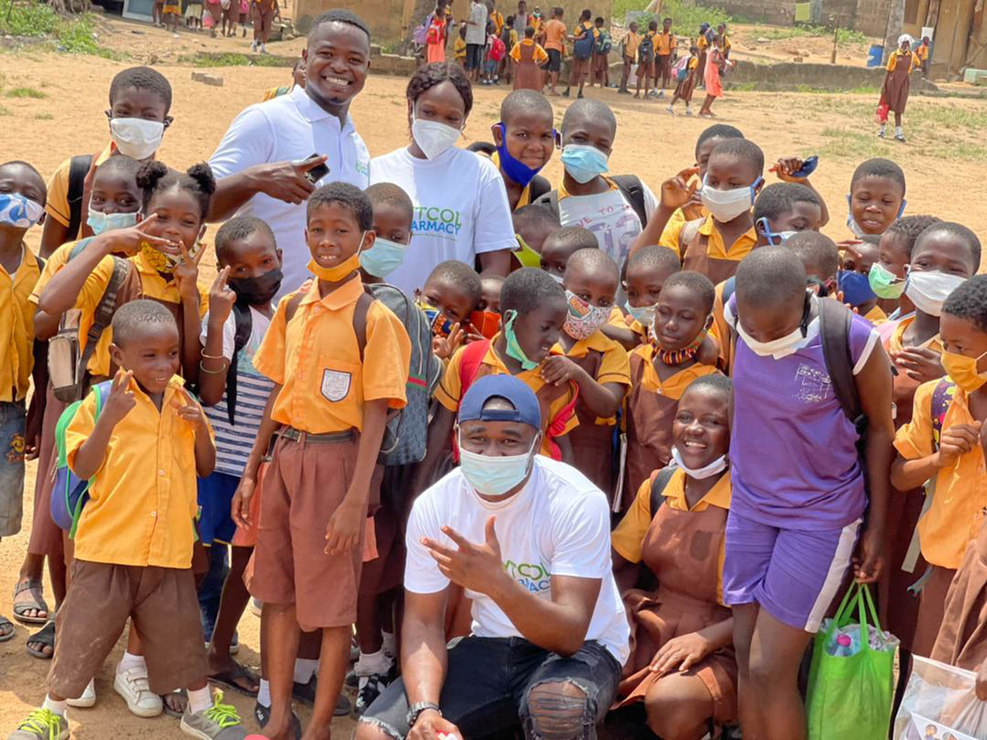 A picture with needy students- courtesy smileatschool