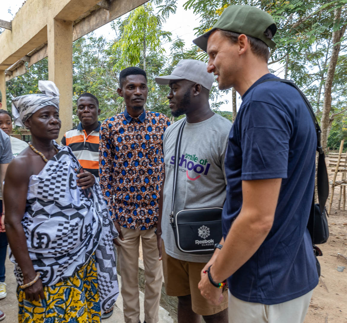 smileatschool with queen mother of Ekumfi- courtesy smileatschool